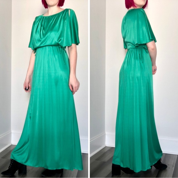Vintage Dresses & Skirts - Vintage 70s House of Bianchi Kelly Green Surplice Bust Gown w/ Capelet Shawl